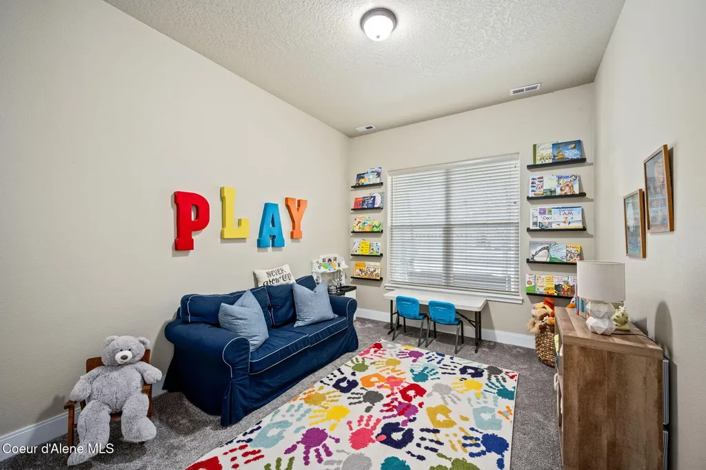 11418 N Emerald Drive Hayden ID 83835