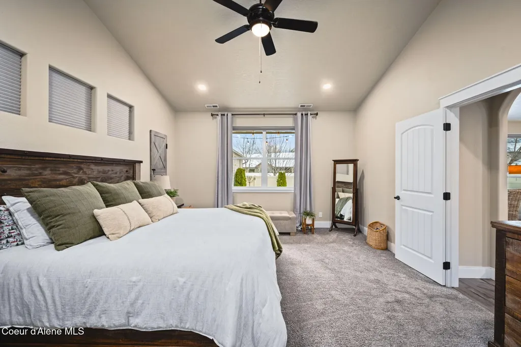 11418 N Emerald Drive Hayden ID 83835