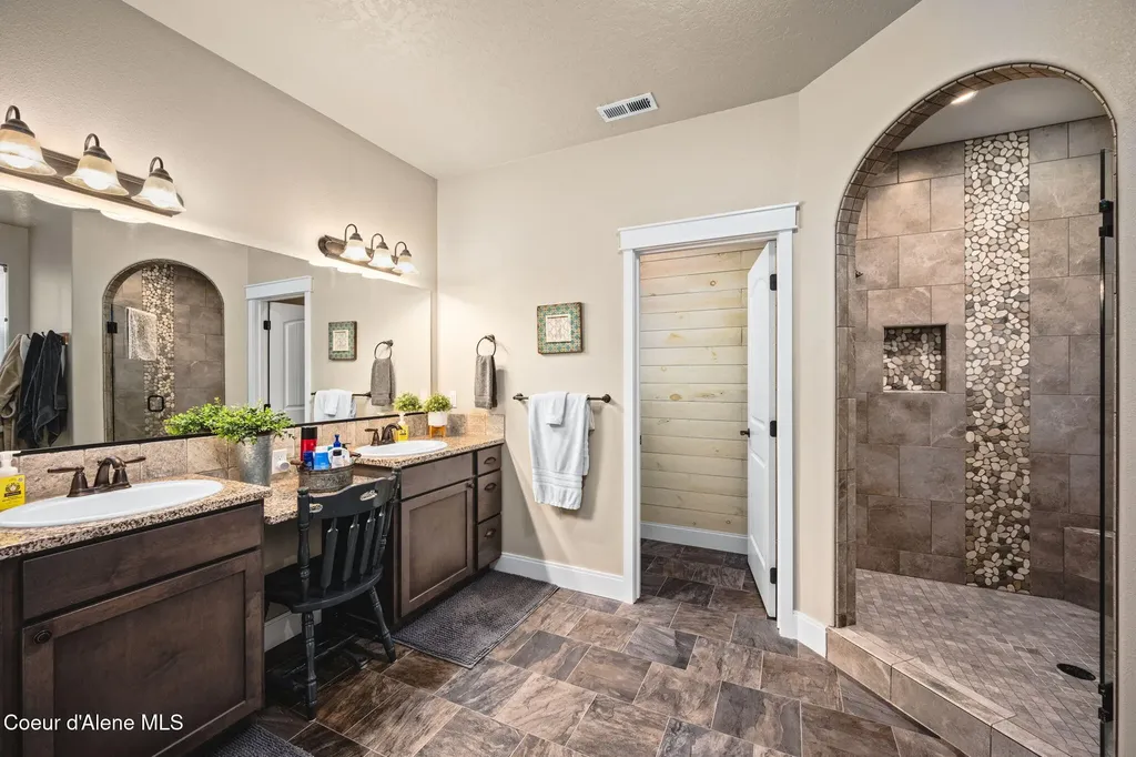 11418 N Emerald Drive Hayden ID 83835
