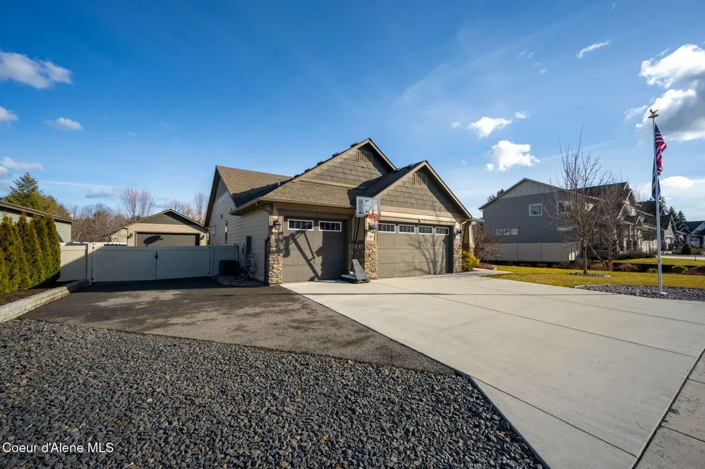 11418 N Emerald Drive Hayden ID 83835