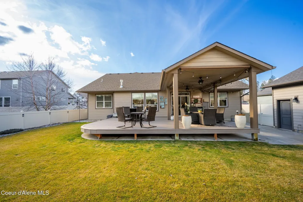 11418 N Emerald Drive Hayden ID 83835