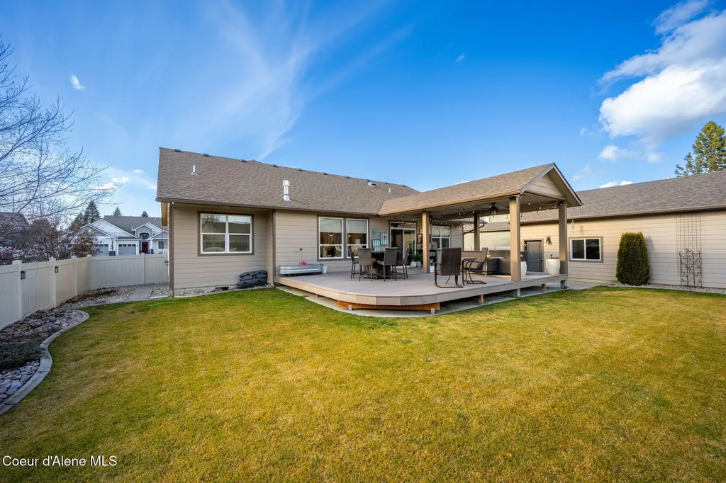 11418 N Emerald Drive Hayden ID 83835