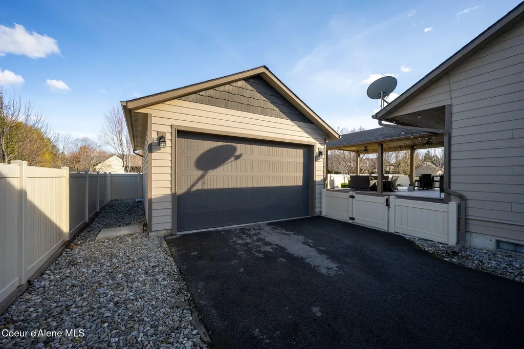 11418 N Emerald Drive Hayden ID 83835