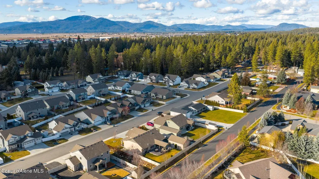 11418 N Emerald Drive Hayden ID 83835