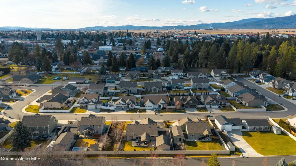 11418 N Emerald Drive Hayden ID 83835