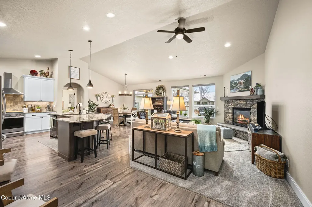 11418 N Emerald Drive Hayden ID 83835