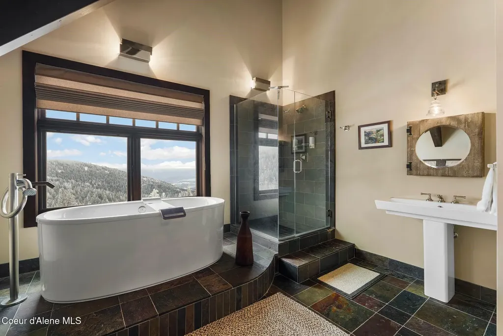 99 Village Lane Sandpoint ID 83864