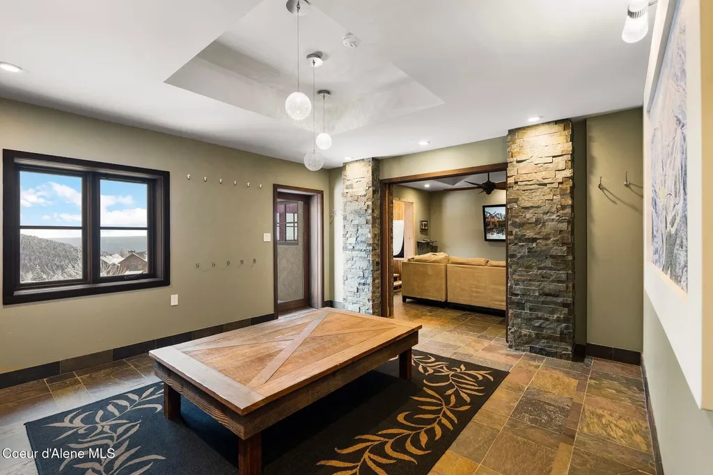 99 Village Lane Sandpoint ID 83864