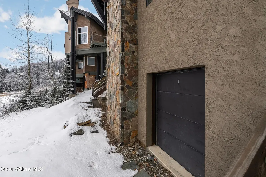 99 Village Lane Sandpoint ID 83864