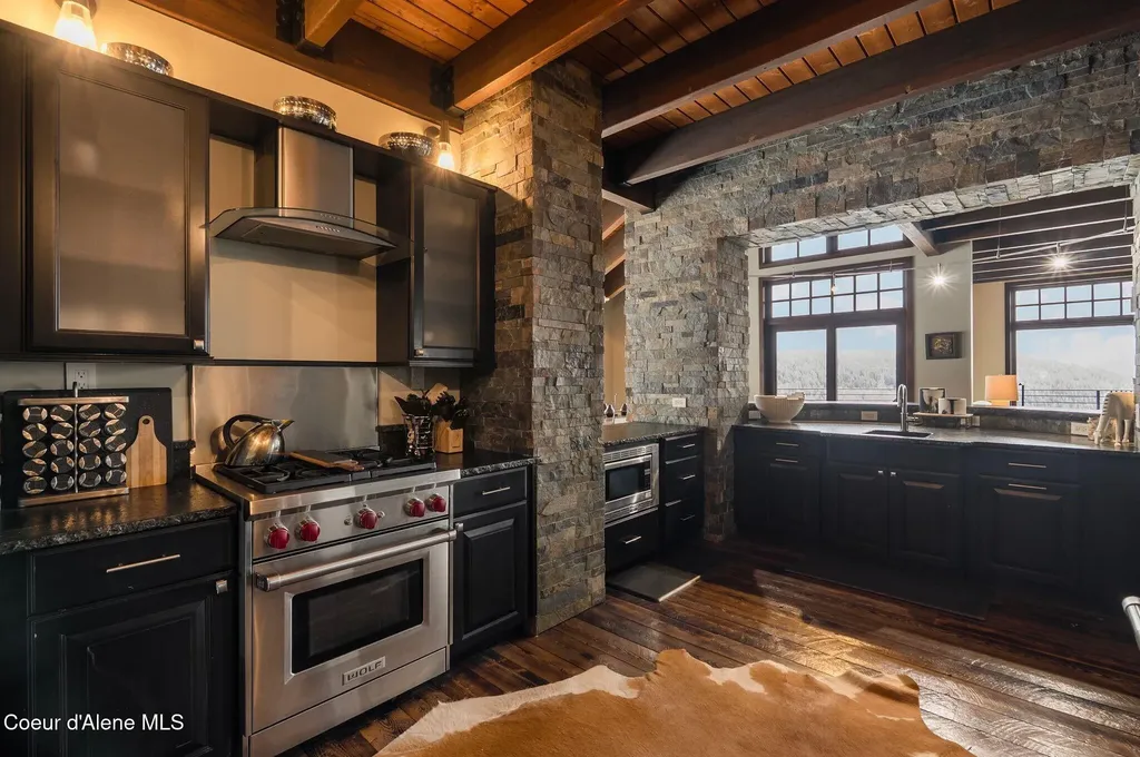 99 Village Lane Sandpoint ID 83864