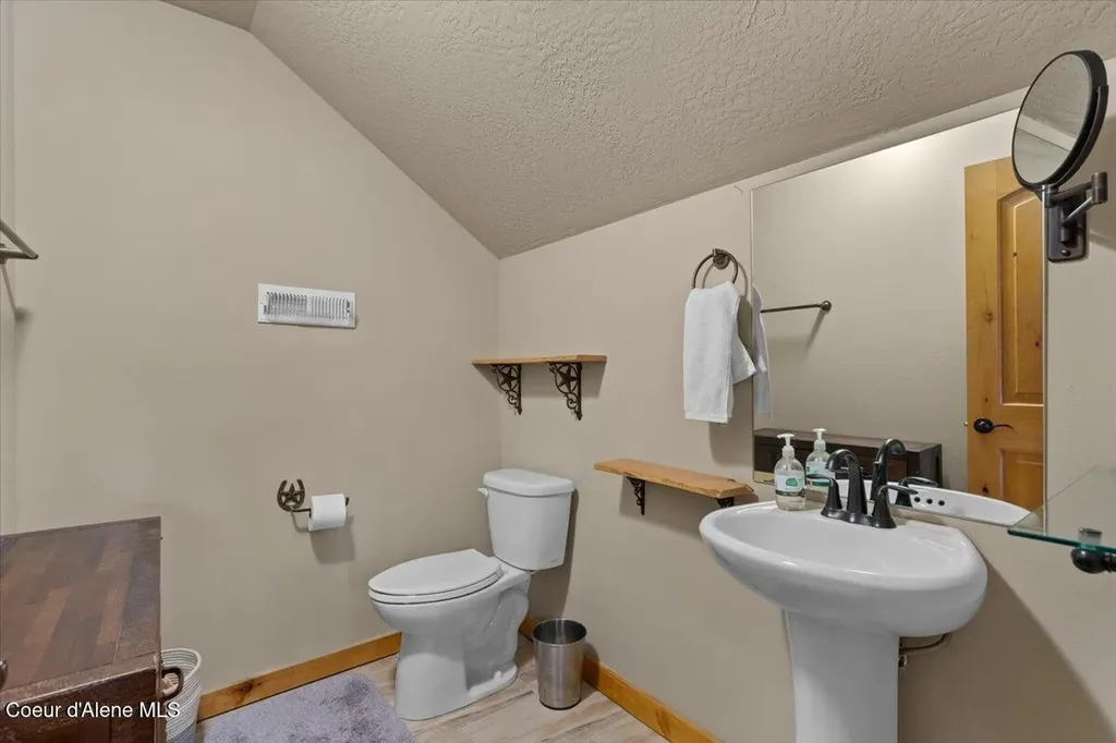 50 Bellflower Court Blanchard ID 83804