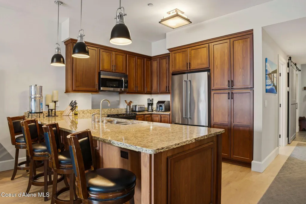 702 Sandpoint Avenue Sandpoint ID 83864