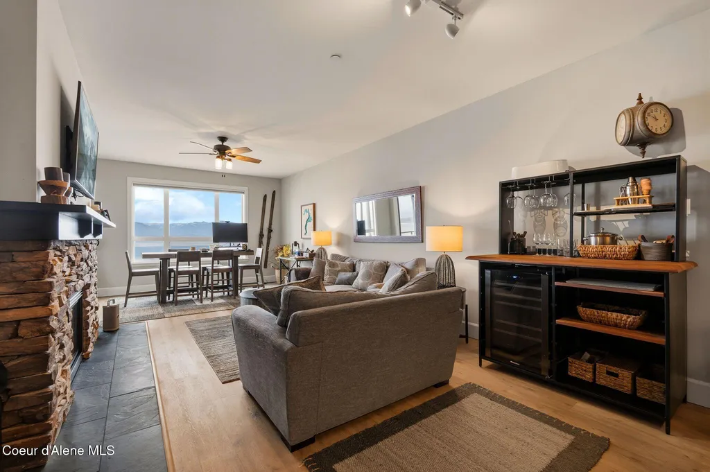 702 Sandpoint Avenue Sandpoint ID 83864