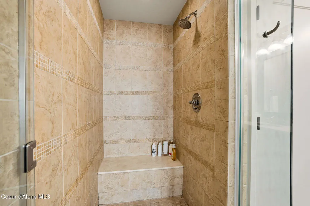 702 Sandpoint Avenue Sandpoint ID 83864