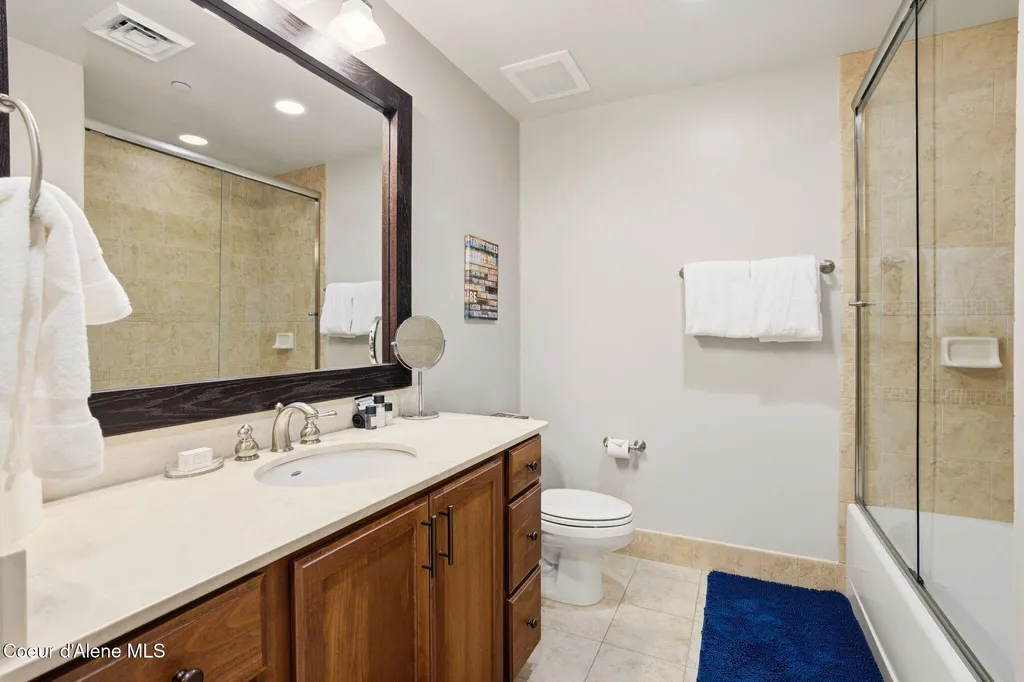 702 Sandpoint Avenue Sandpoint ID 83864
