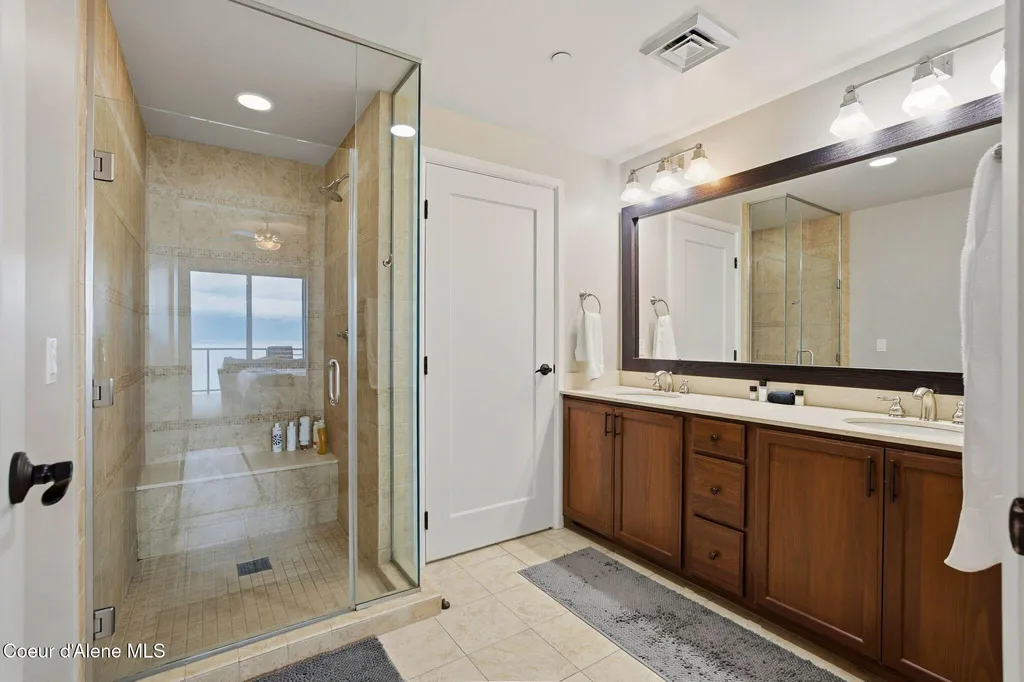 702 Sandpoint Avenue Sandpoint ID 83864