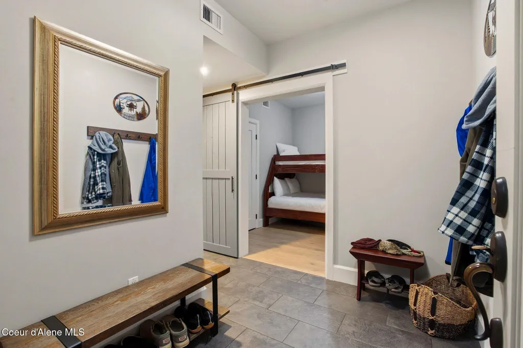702 Sandpoint Avenue Sandpoint ID 83864