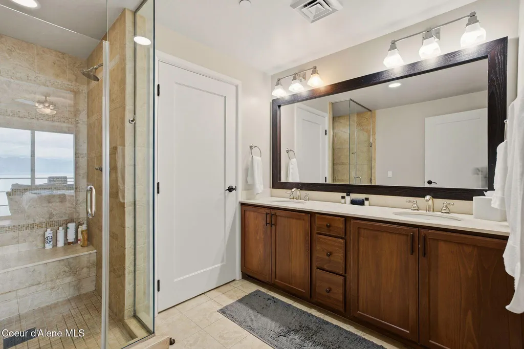 702 Sandpoint Avenue Sandpoint ID 83864