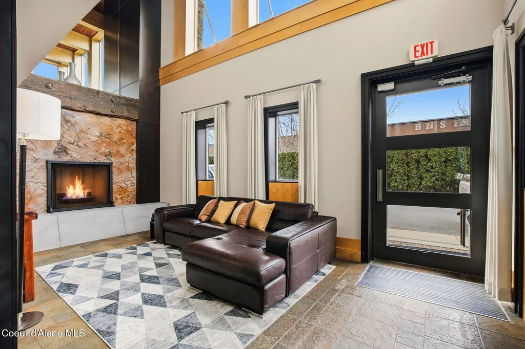702 Sandpoint Avenue Sandpoint ID 83864