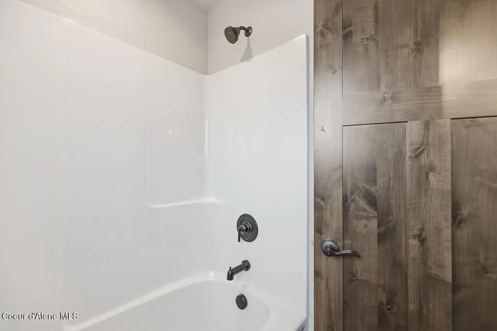 8429 N Snowflake Lane Hayden ID 83835