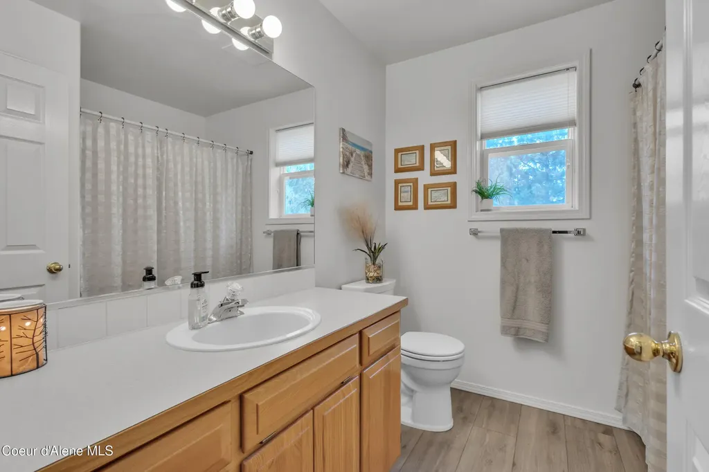 8057 N Vogt Road Hauser ID 83854