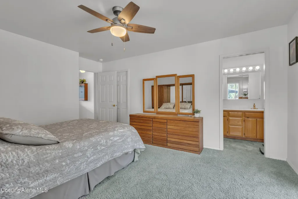 8057 N Vogt Road Hauser ID 83854