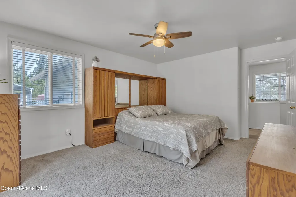 8057 N Vogt Road Hauser ID 83854