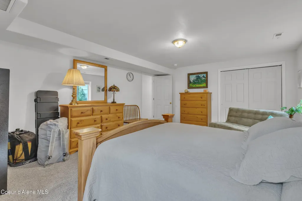 8057 N Vogt Road Hauser ID 83854