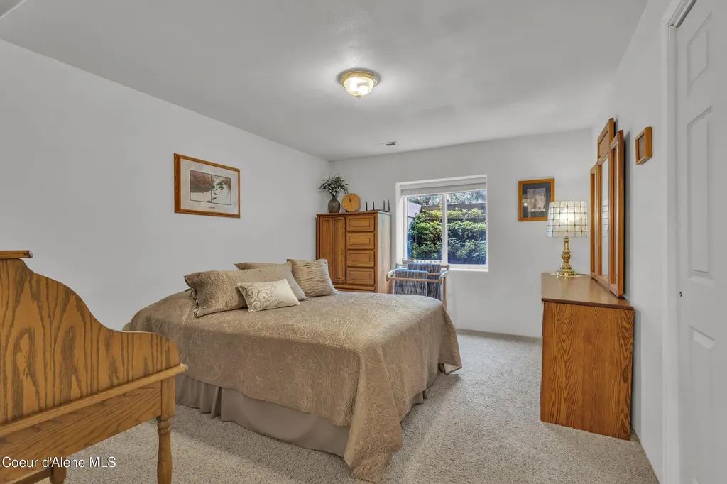 8057 N Vogt Road Hauser ID 83854