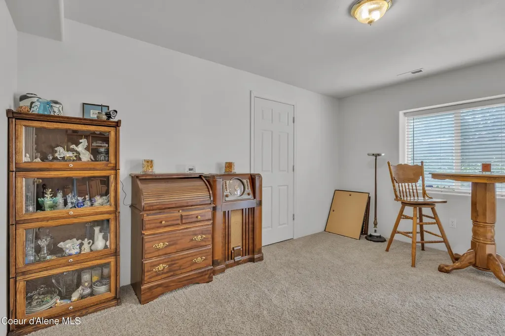 8057 N Vogt Road Hauser ID 83854