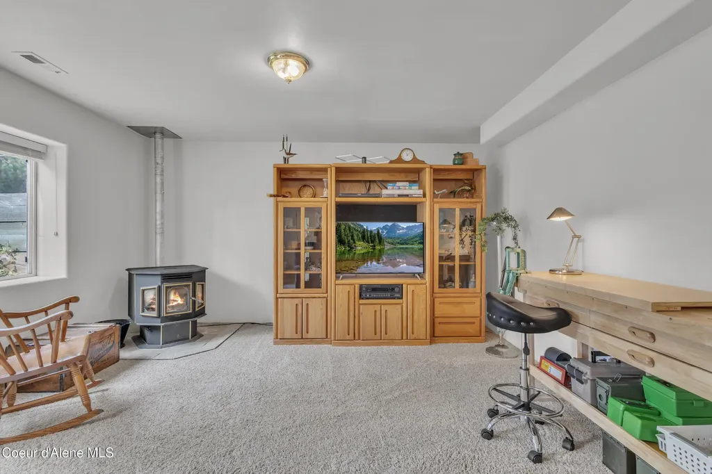 8057 N Vogt Road Hauser ID 83854