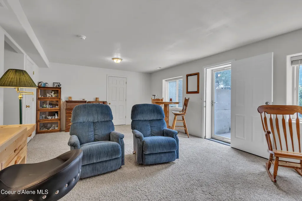 8057 N Vogt Road Hauser ID 83854