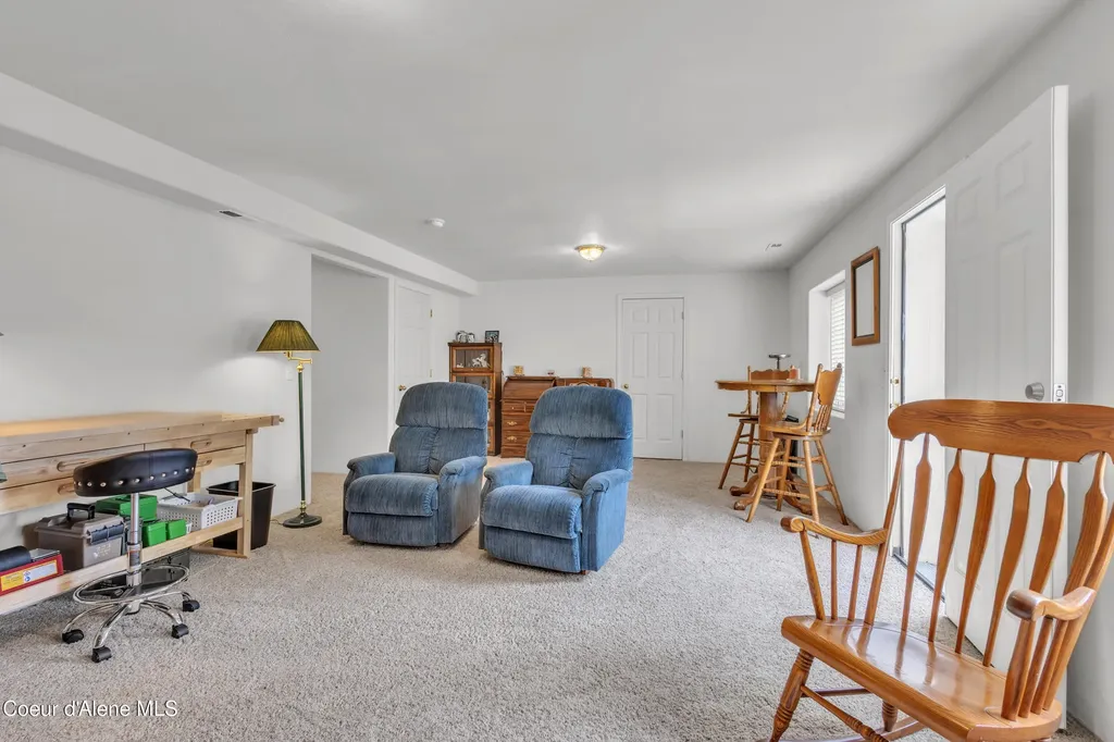 8057 N Vogt Road Hauser ID 83854