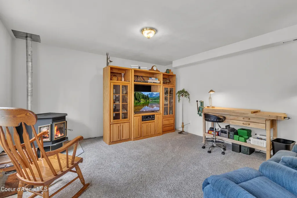 8057 N Vogt Road Hauser ID 83854