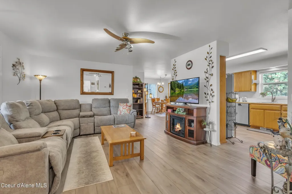 8057 N Vogt Road Hauser ID 83854
