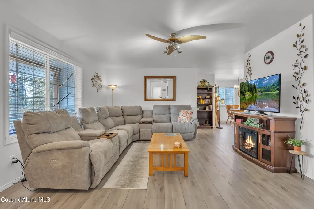 8057 N Vogt Road Hauser ID 83854
