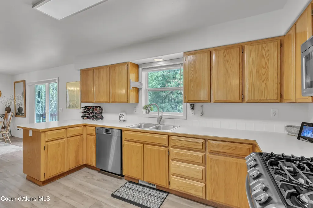 8057 N Vogt Road Hauser ID 83854