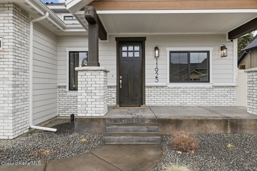 11925 N Rocking R Road Hayden ID 83835