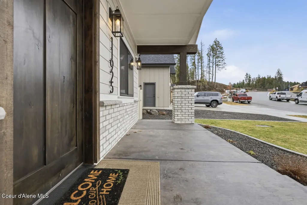 11925 N Rocking R Road Hayden ID 83835