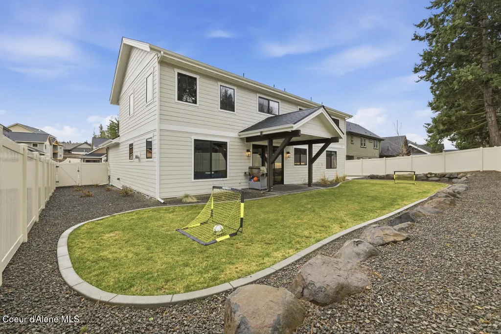 11925 N Rocking R Road Hayden ID 83835