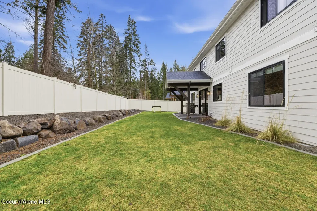 11925 N Rocking R Road Hayden ID 83835