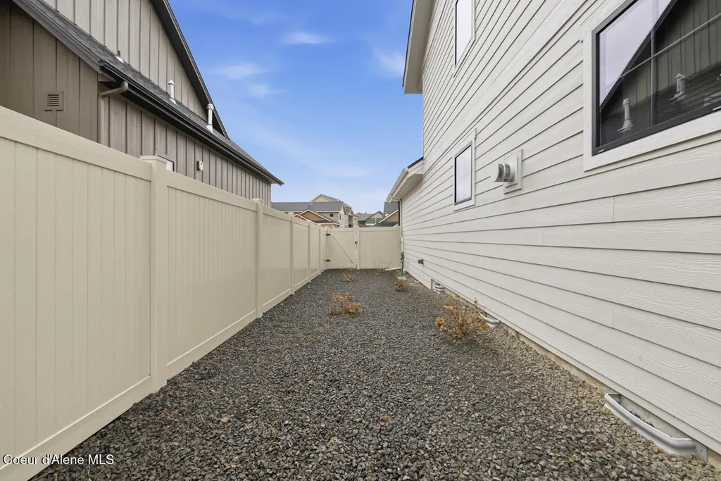 11925 N Rocking R Road Hayden ID 83835