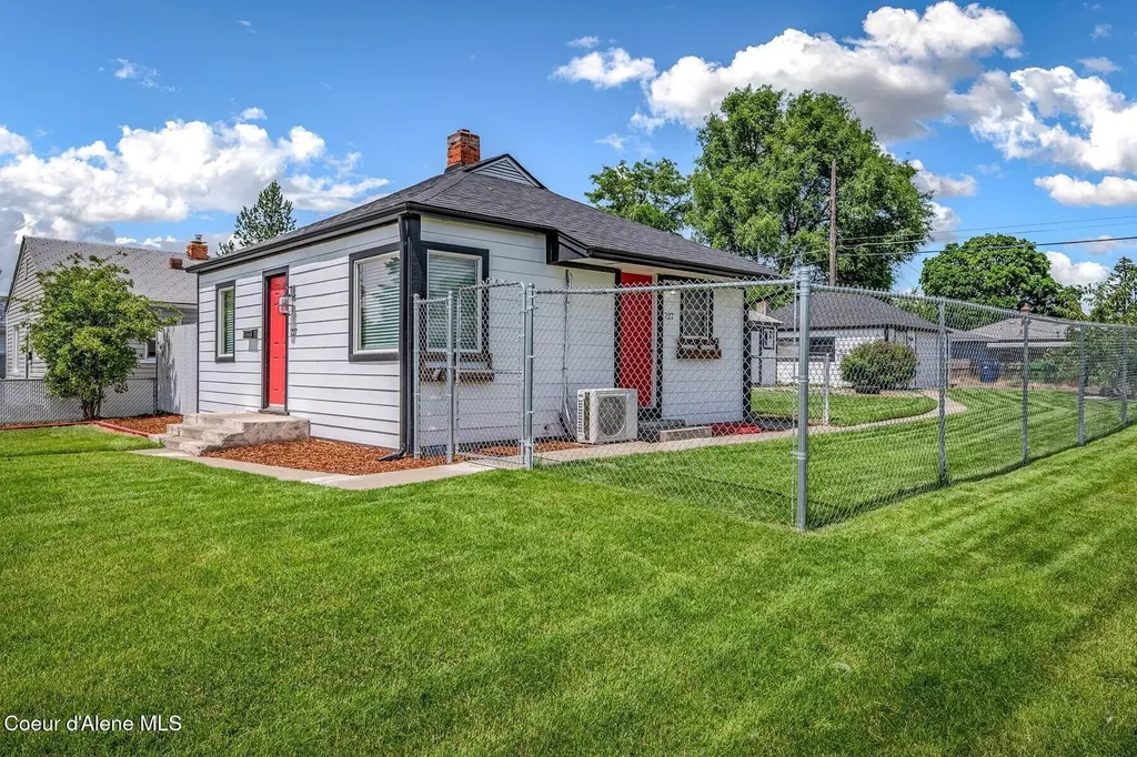 727 E Crown Avenue Spokane WA 99207
