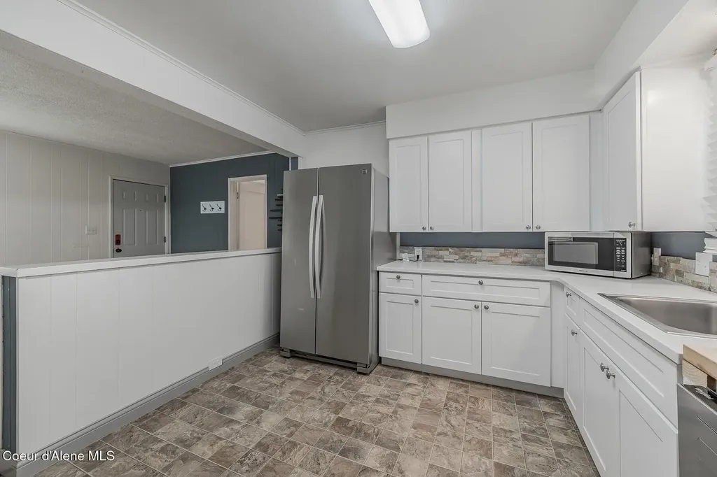 727 E Crown Avenue Spokane WA 99207
