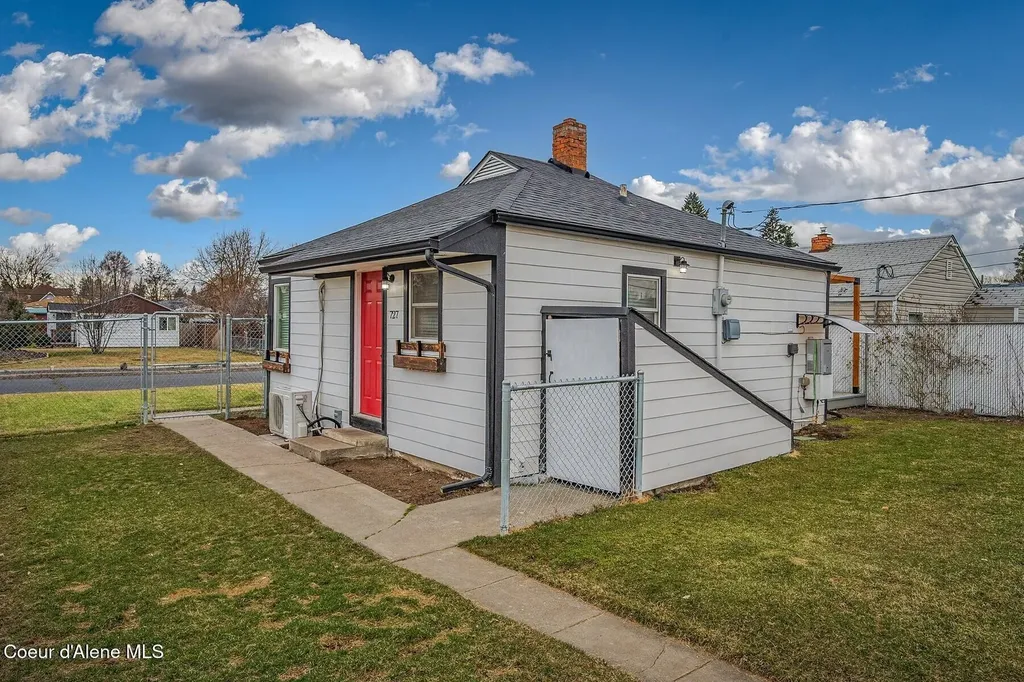 727 E Crown Avenue Spokane WA 99207