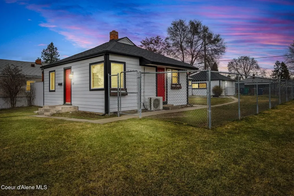727 E Crown Avenue Spokane WA 99207