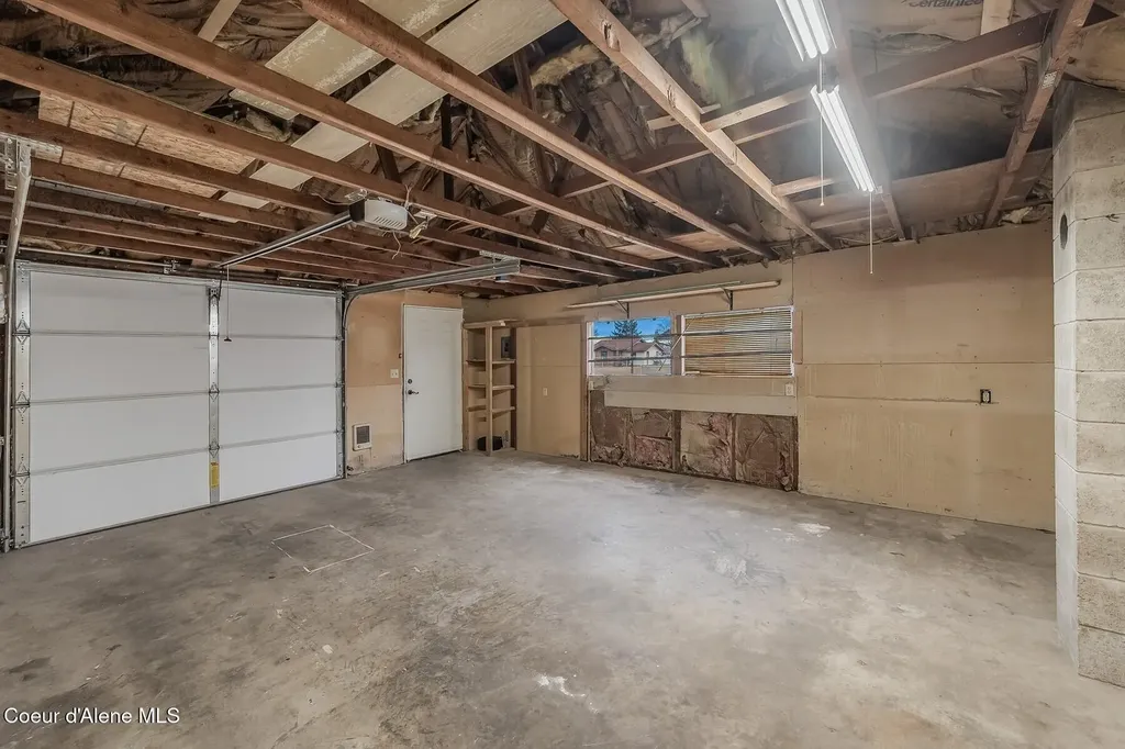 727 E Crown Avenue Spokane WA 99207