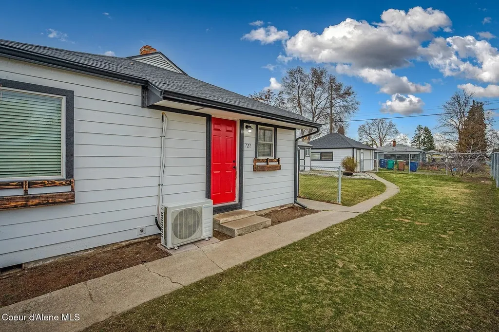 727 E Crown Avenue Spokane WA 99207