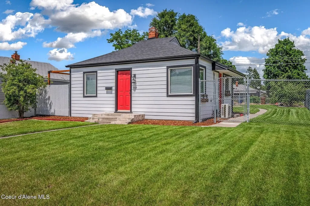 727 E Crown Avenue Spokane WA 99207