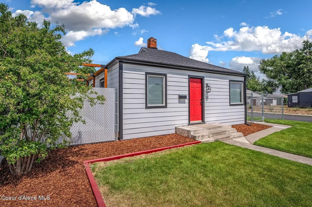 727 E Crown Avenue Spokane WA 99207